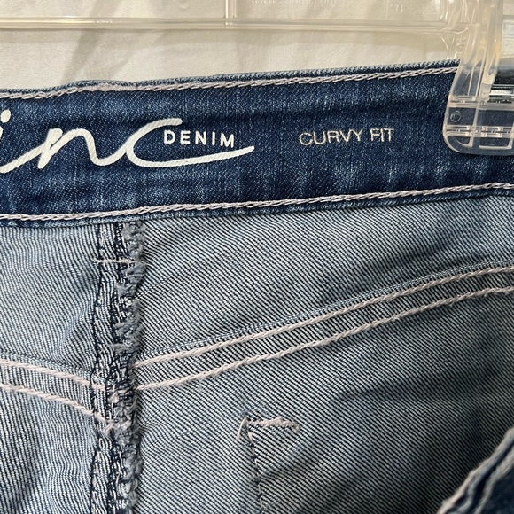 INC DENIM CURVY FIT LADYS FADED SHORTS. THE FRONTS HAVE FRONT HAS GEM ST… - Picture 5 of 5